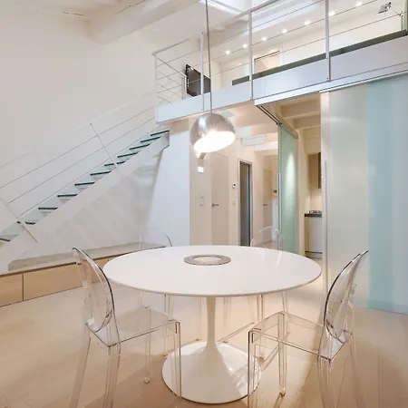 Appartement In The Shadow Of The Two Towers *