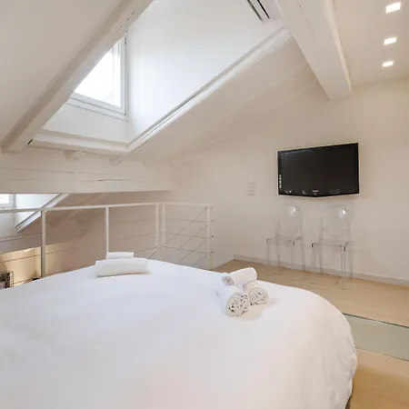 In The Shadow Of The Two Towers Apartment