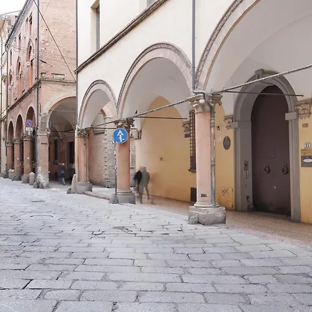 In The Shadow Of The Two Towers Διαμέρισμα *