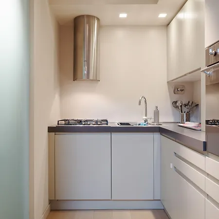 In The Shadow Of The Two Towers * Bologna